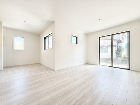 ���r���O�@1����  �����났�ƏΊ炪�W�܂�A�S���܂郊�r���O