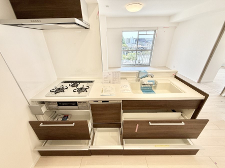 �L�b�`���@�������Ƒ����J��[�߂�A������̂���L�b�`��