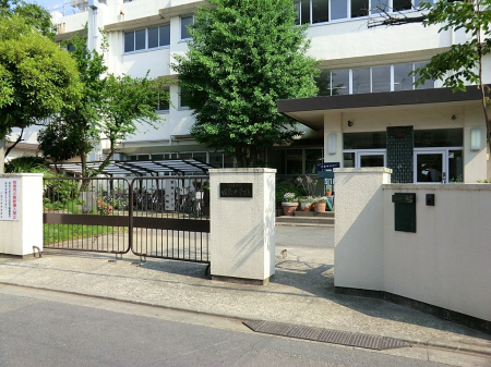���ӊ��@���w�Z 513m ���s���c�����w�Z